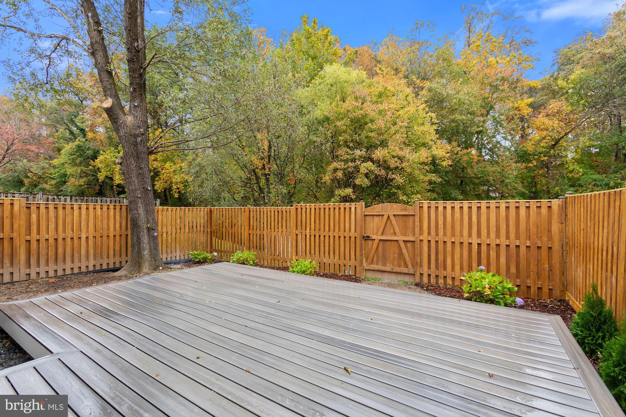 BURKE STATION SQUARE - Residential