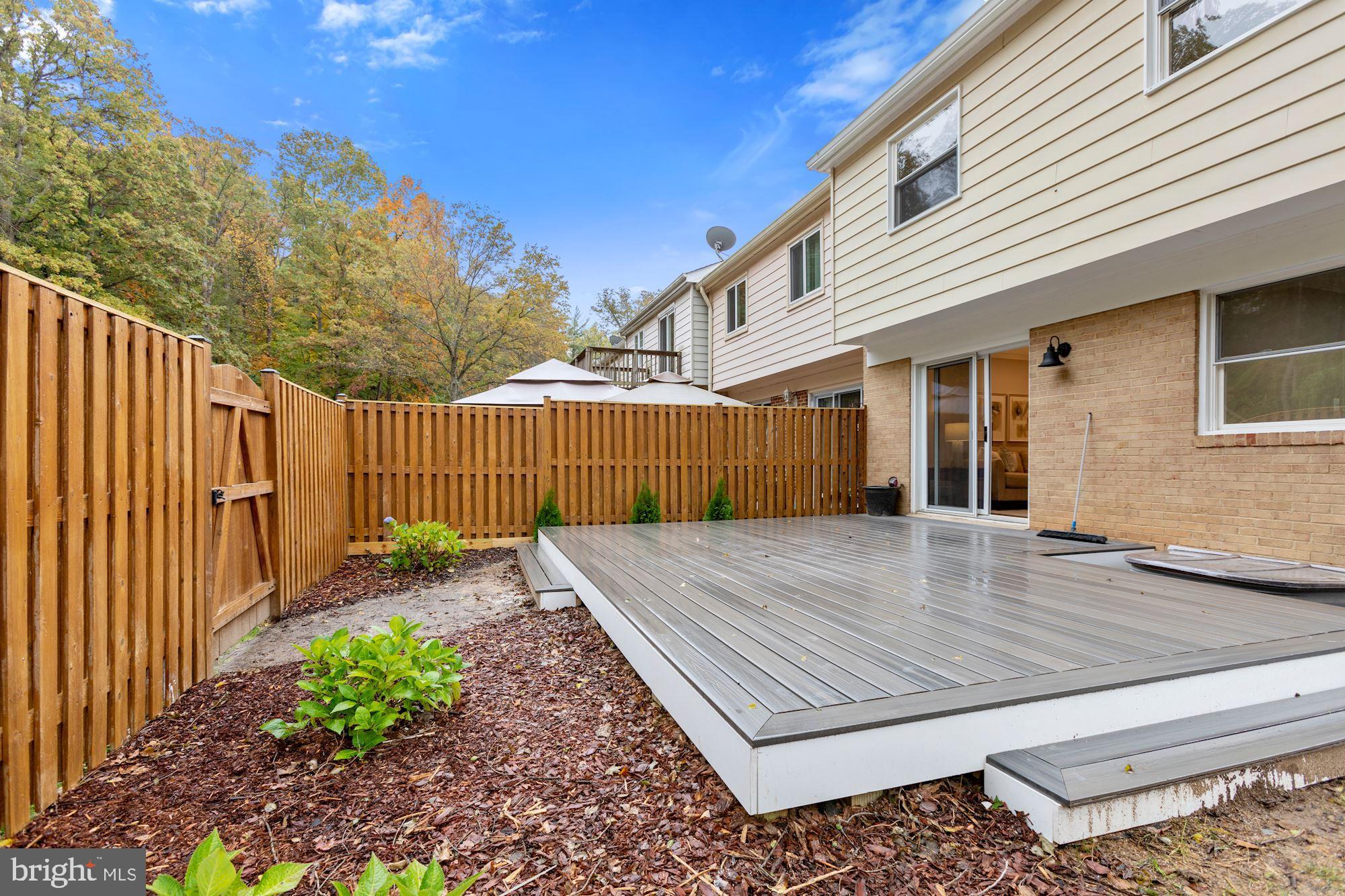 BURKE STATION SQUARE - Residential