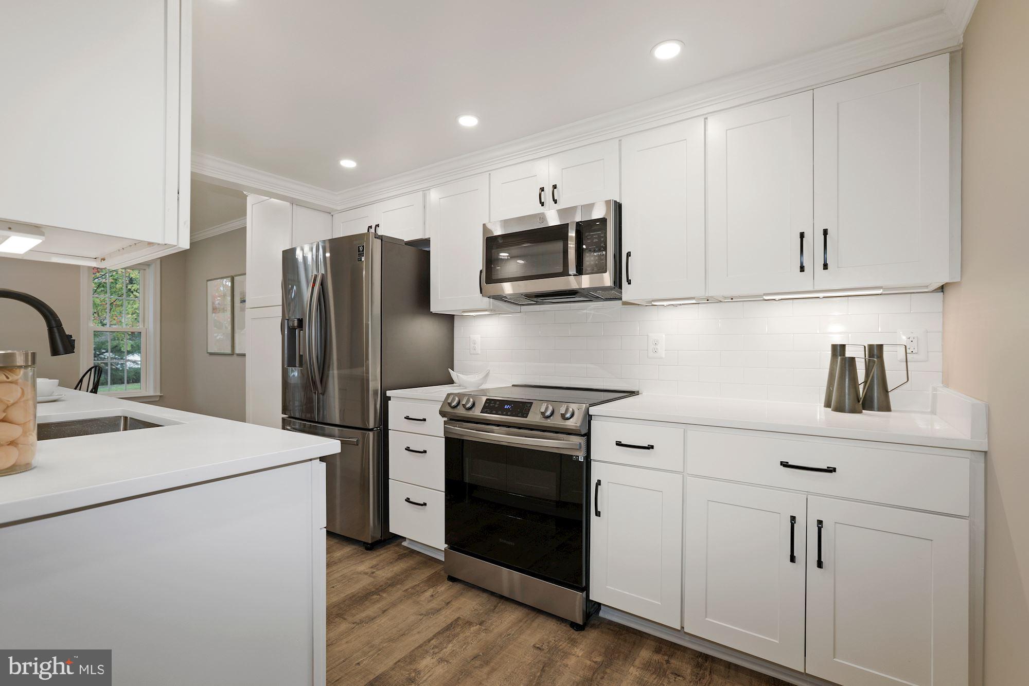 BURKE STATION SQUARE - Residential