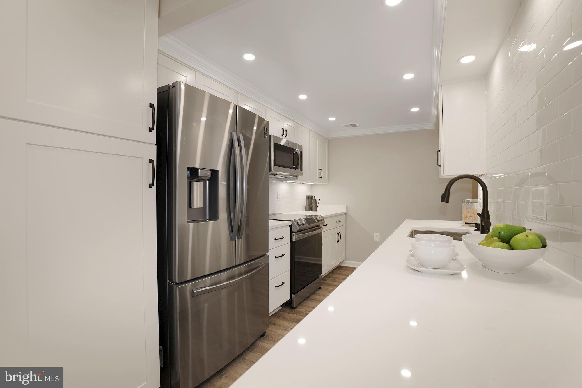 BURKE STATION SQUARE - Residential