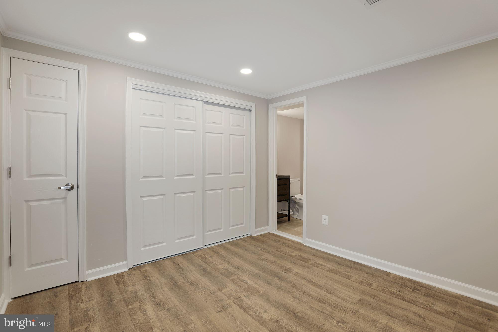 BURKE STATION SQUARE - Residential