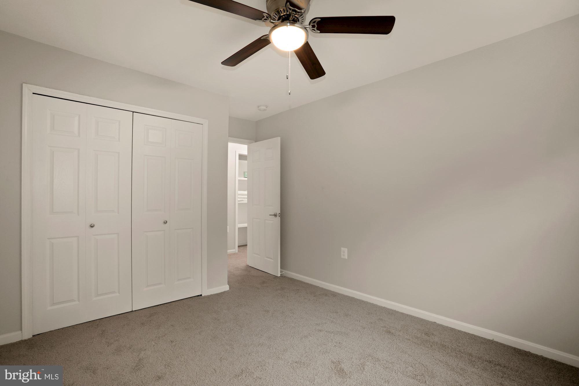 BURKE STATION SQUARE - Residential