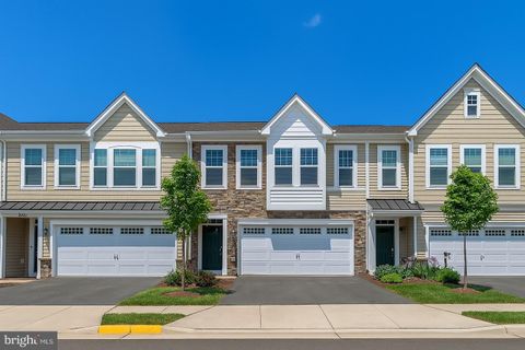 42482 BENFOLD SQUARE BRAMBLETON VA 20148