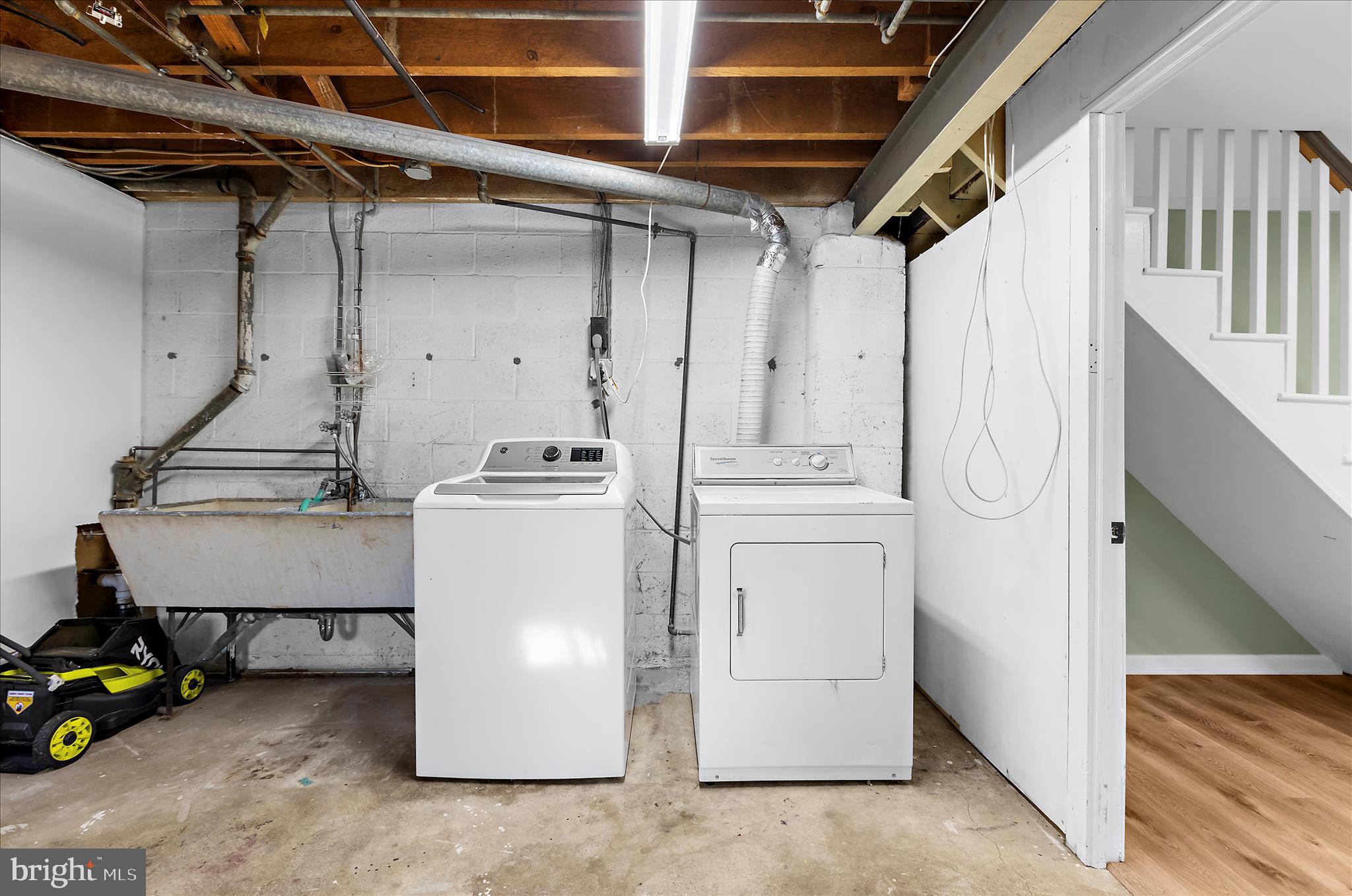 ACADEMY HEIGHTS - Residential Lease