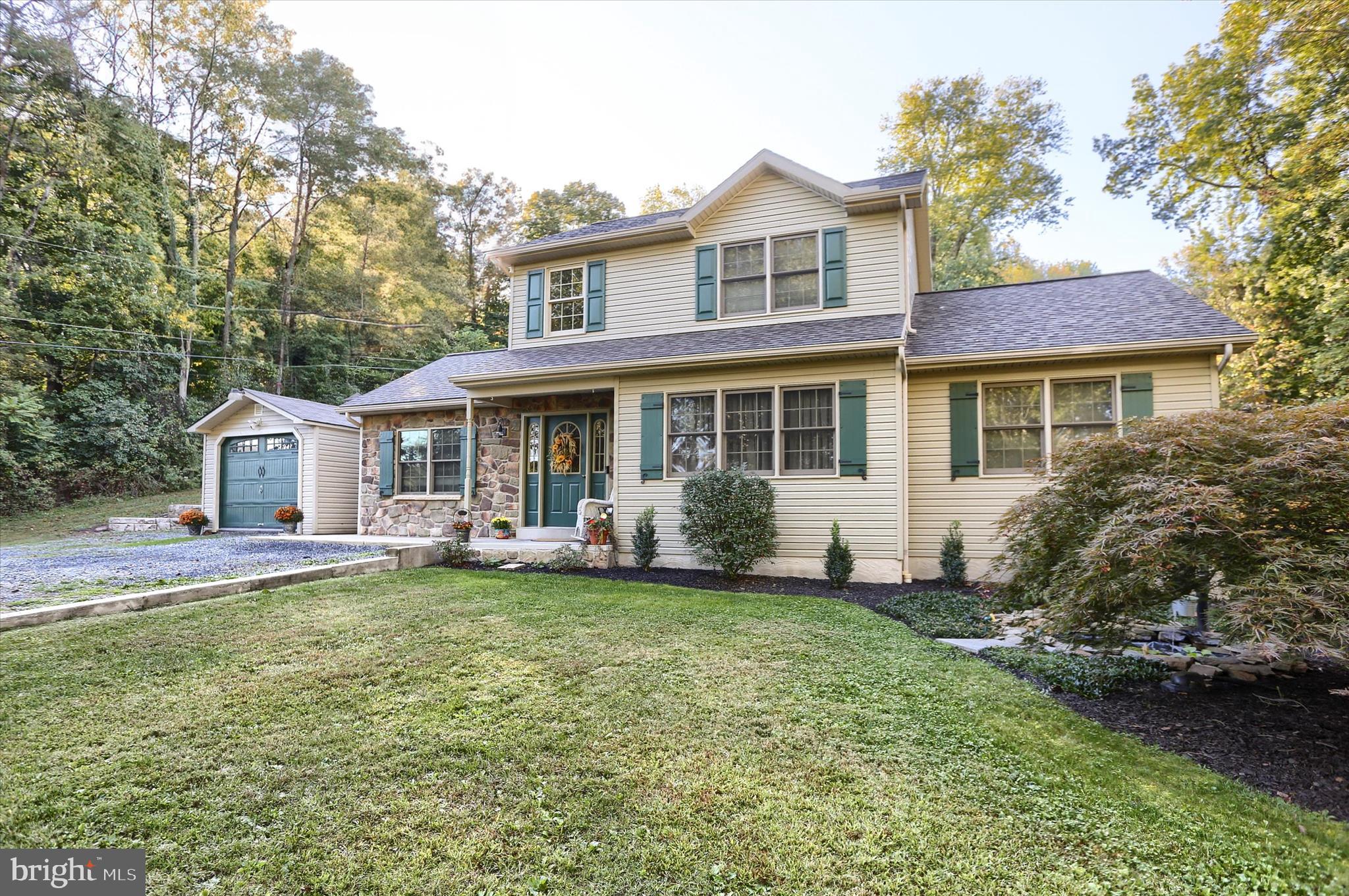 615 SINGER LANE