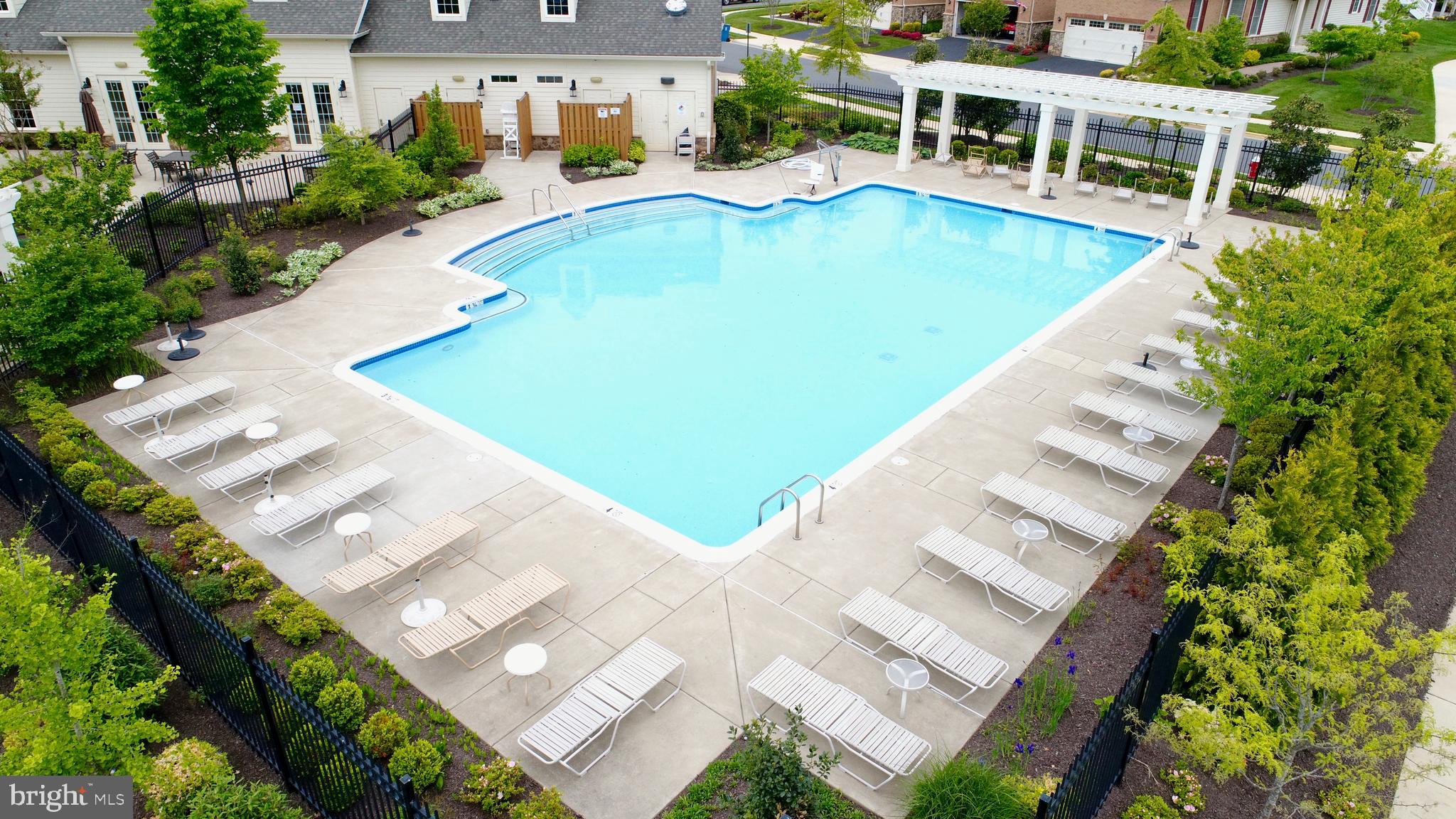 REGENCY AT ASHBURN - Residential