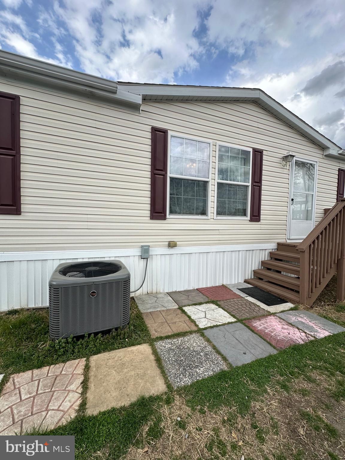 MIDWAY MOBILE VILLAGE - Residential