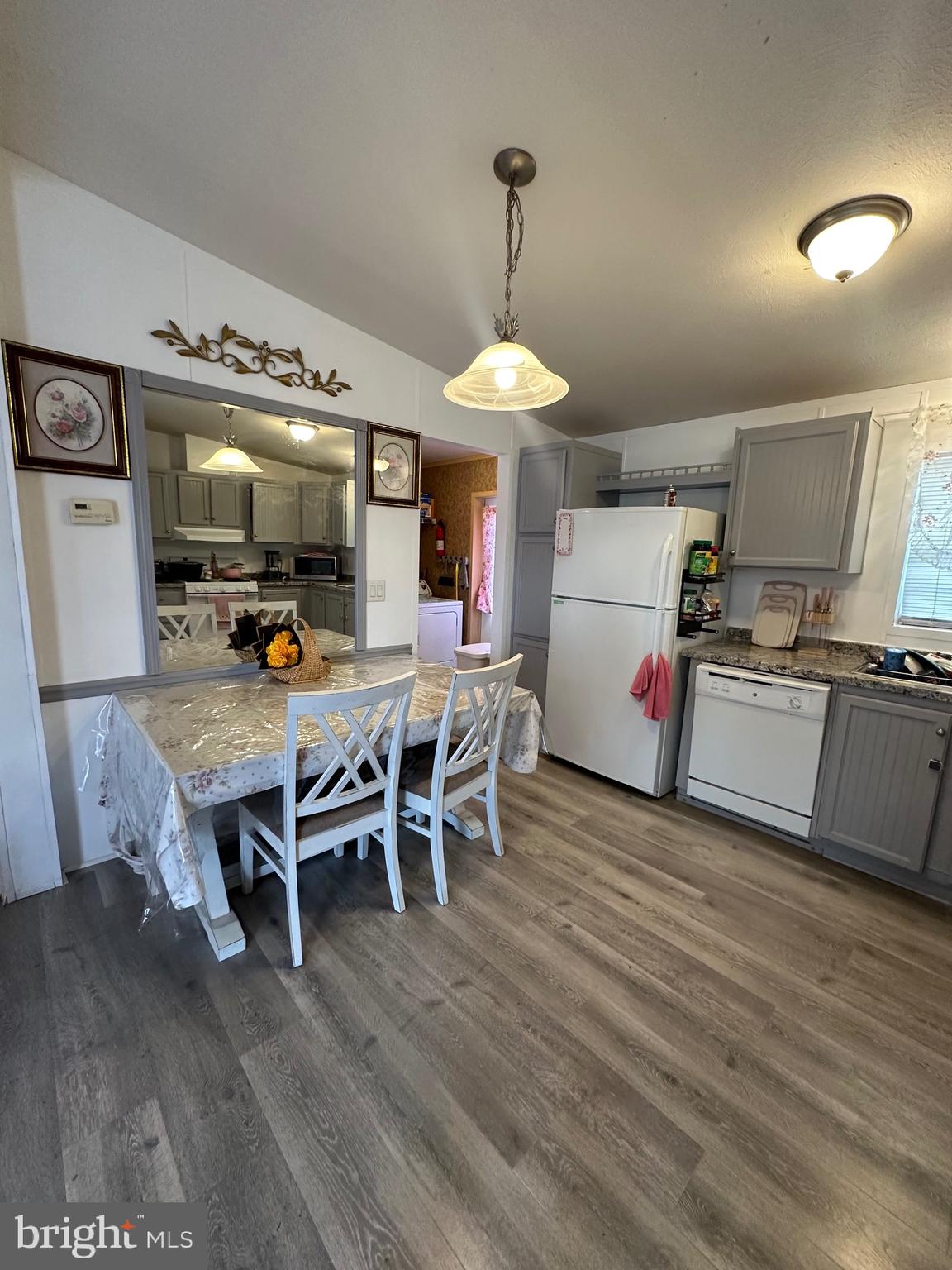 MIDWAY MOBILE VILLAGE - Residential