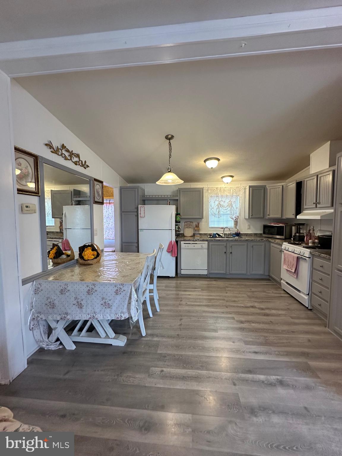 MIDWAY MOBILE VILLAGE - Residential