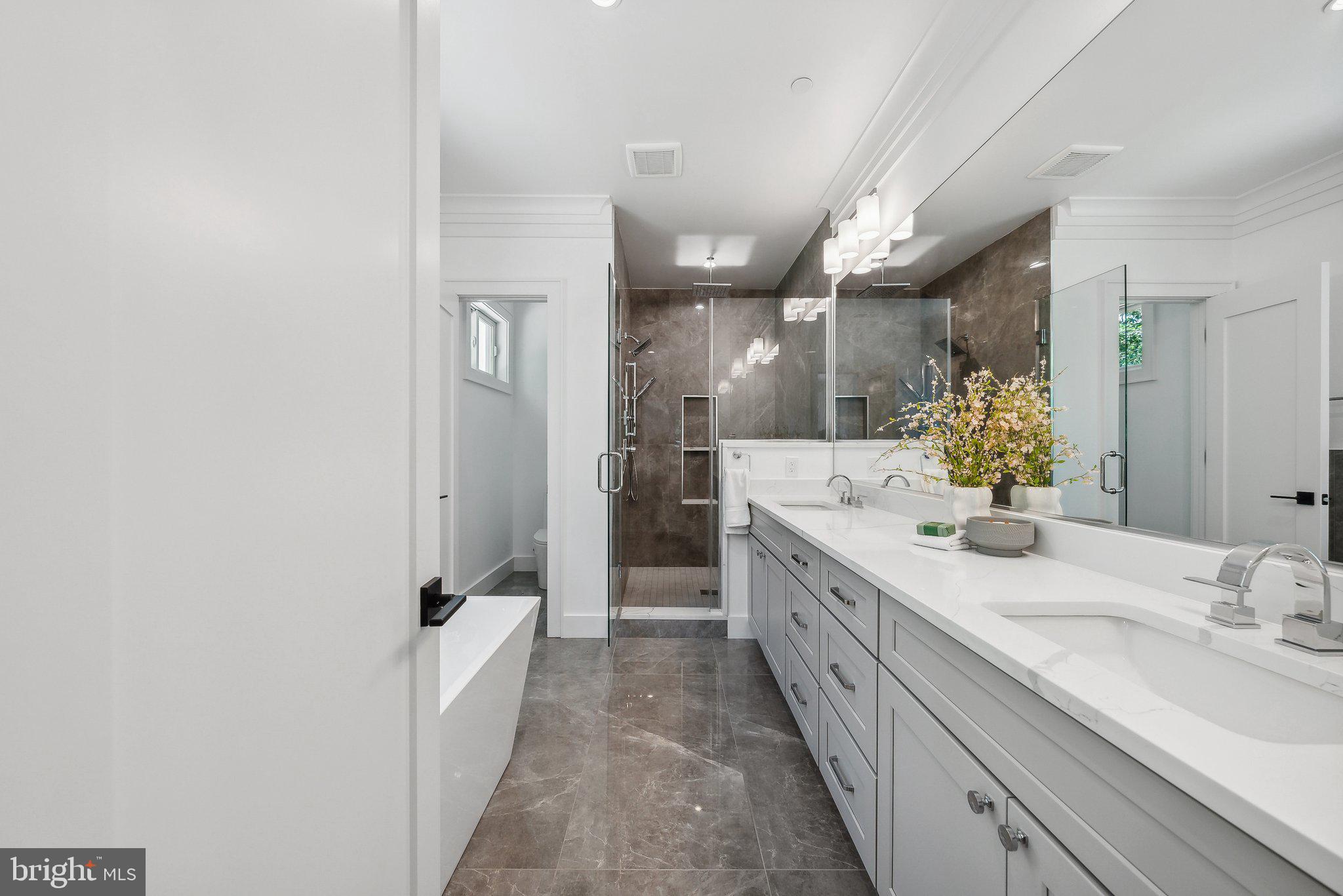 ROCK CREEK PALISADES - Residential