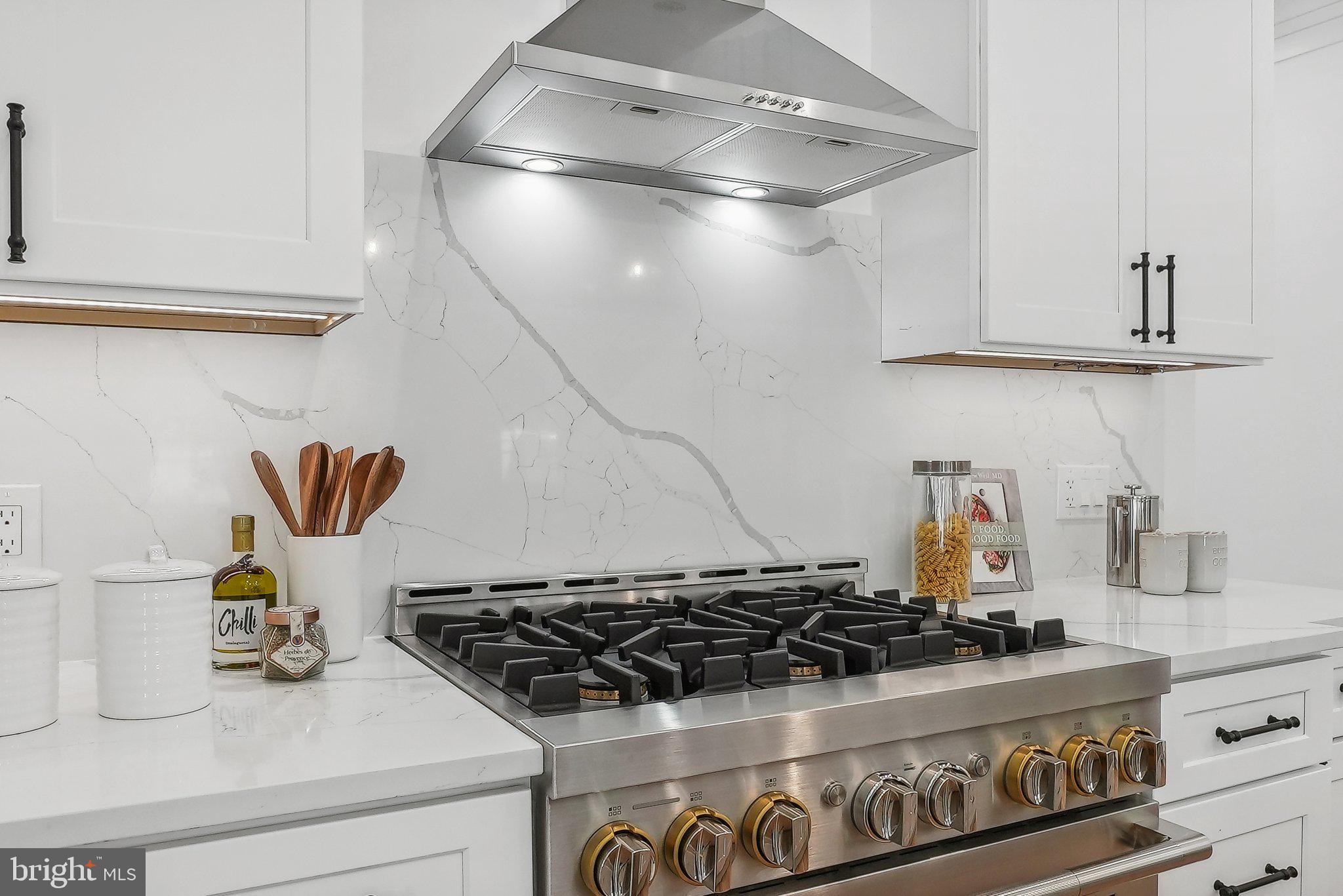 ROCK CREEK PALISADES - Residential