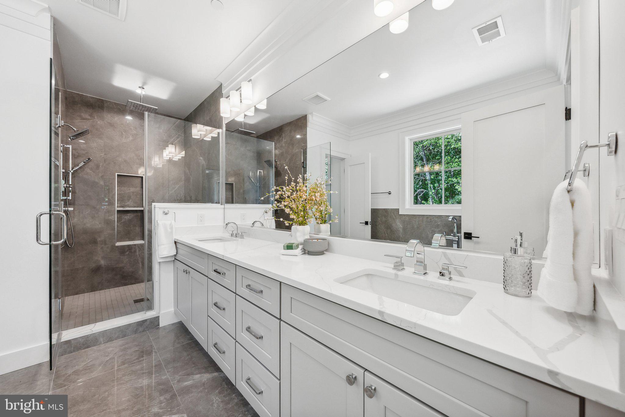 ROCK CREEK PALISADES - Residential