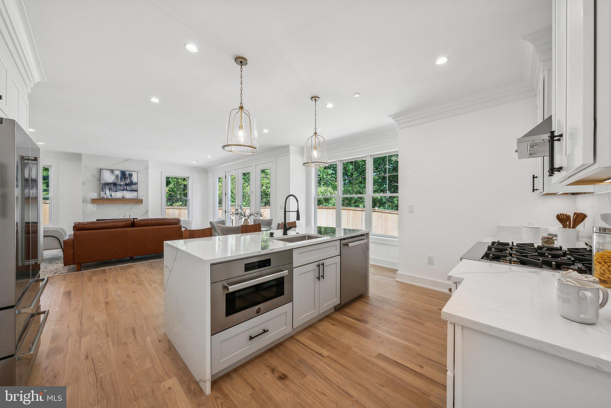 ROCK CREEK PALISADES - Residential