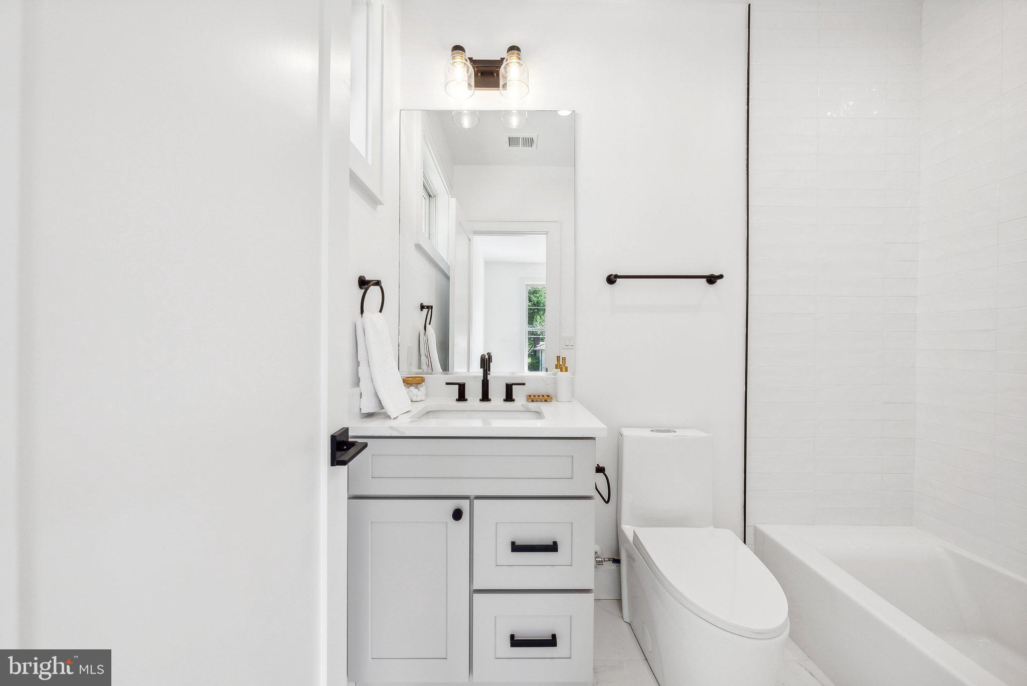 ROCK CREEK PALISADES - Residential