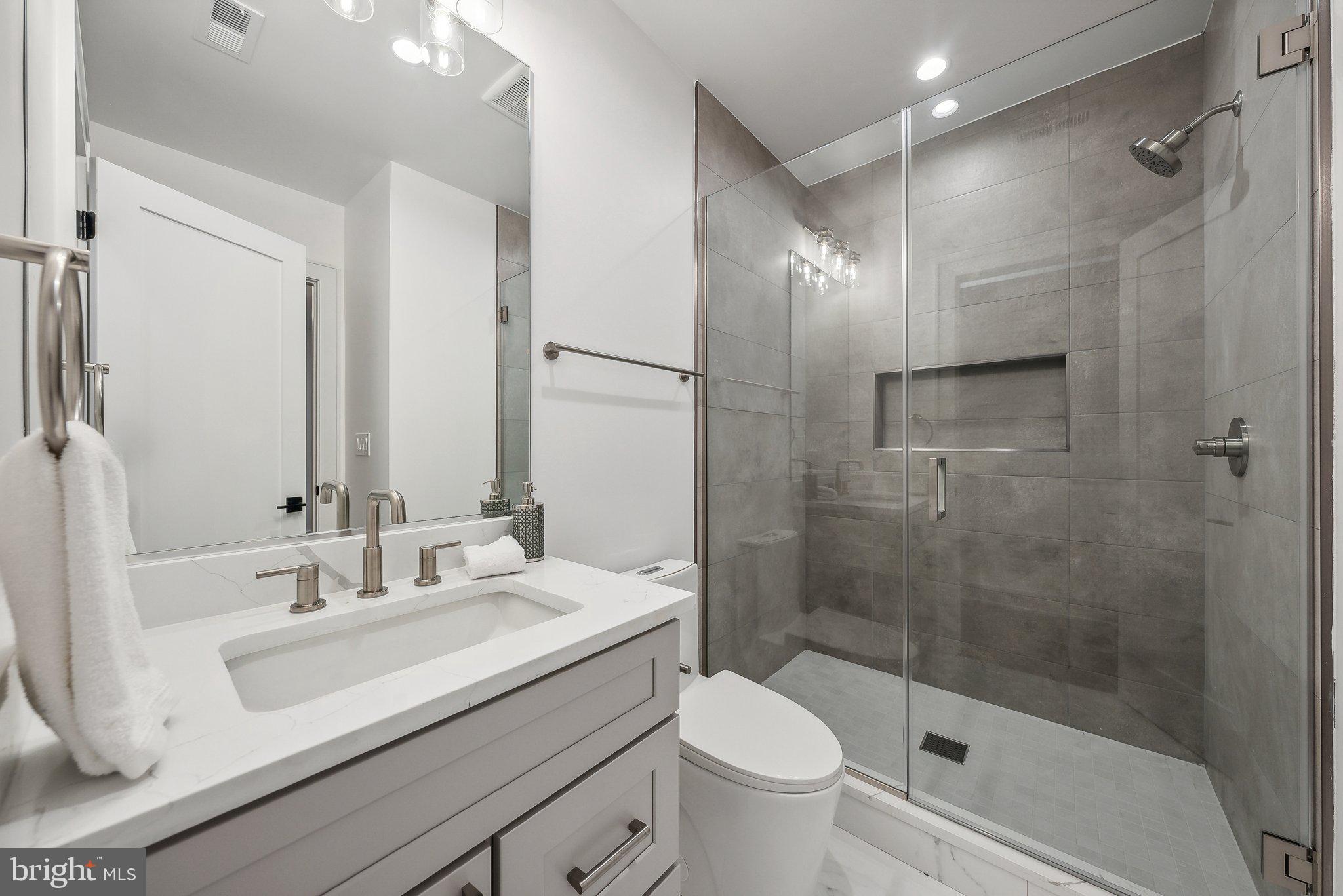 ROCK CREEK PALISADES - Residential