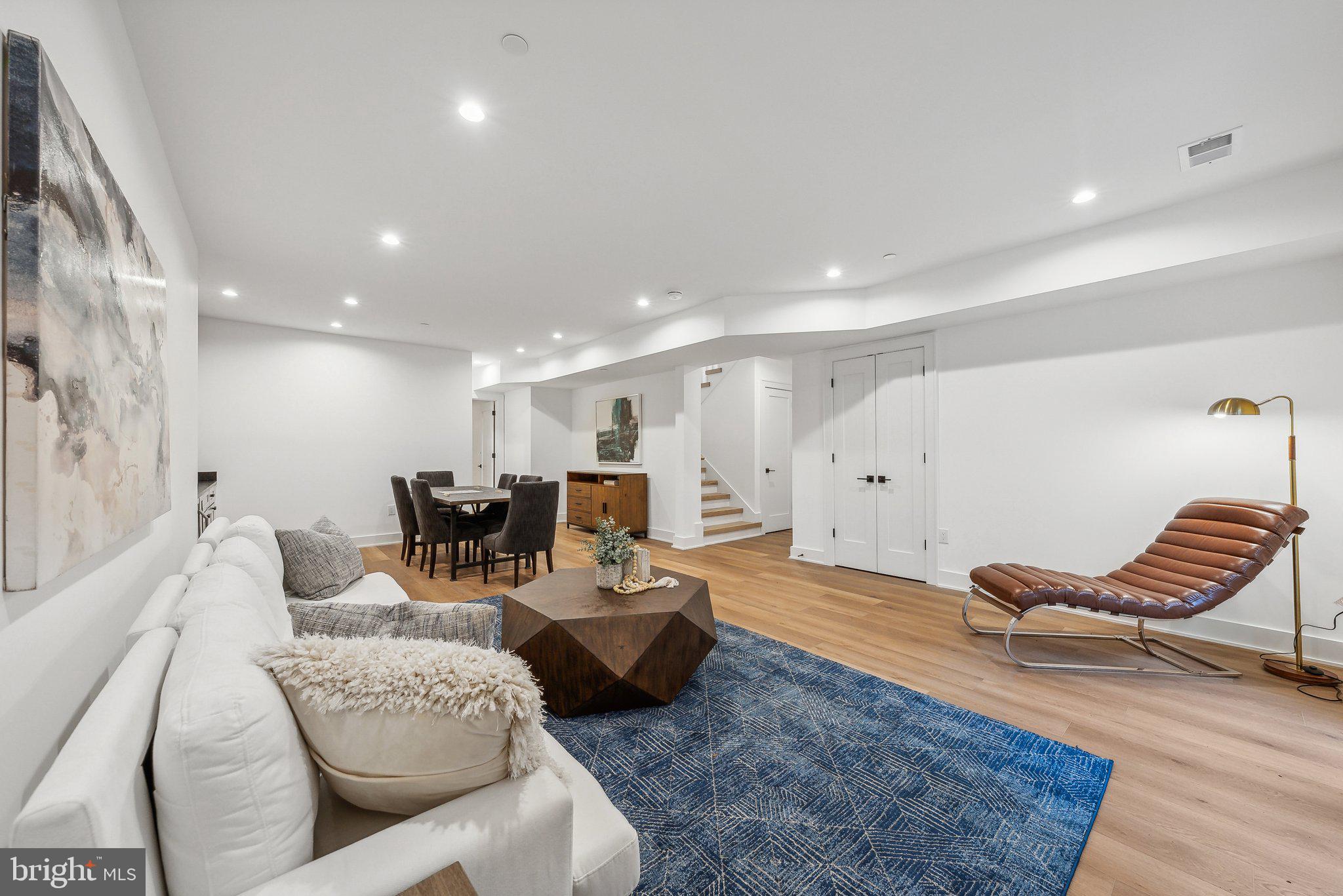 ROCK CREEK PALISADES - Residential