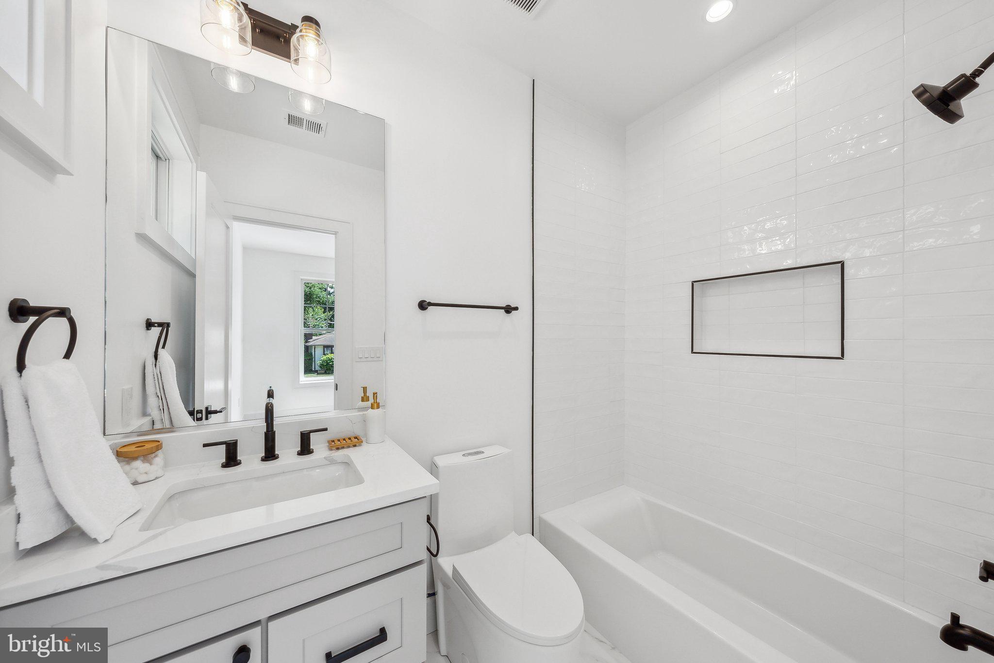 ROCK CREEK PALISADES - Residential