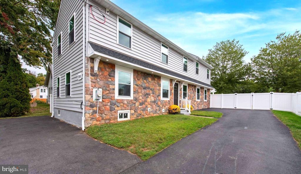 Photo of 726 W Brookhaven Road, WALLINGFORD, PA 19086 (MLS # PADE2100904)