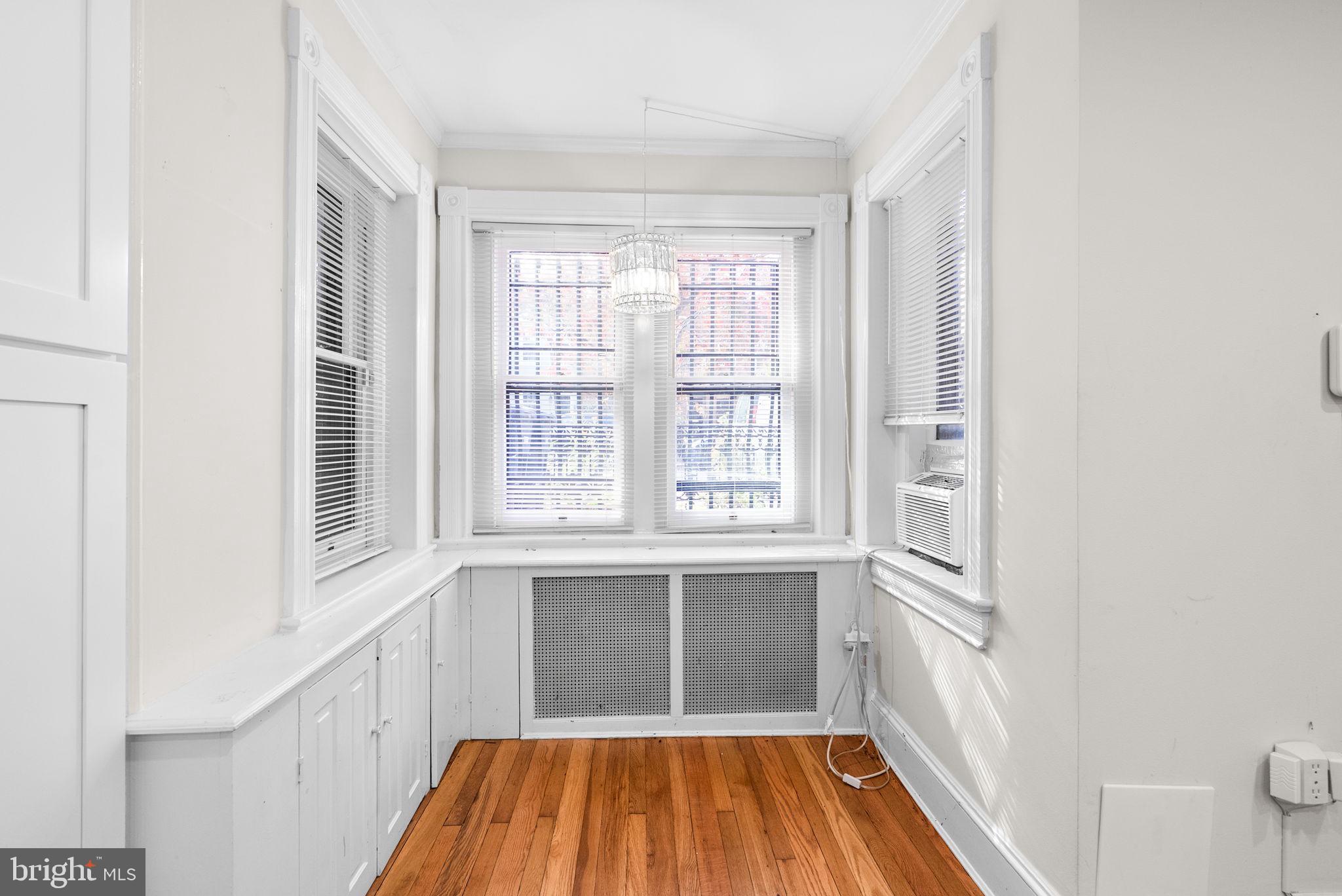 CAPITOL HILL - Residential