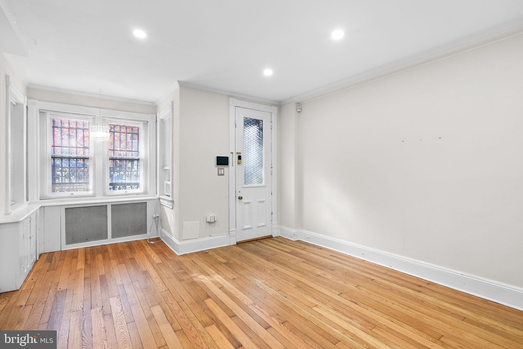 CAPITOL HILL - Residential