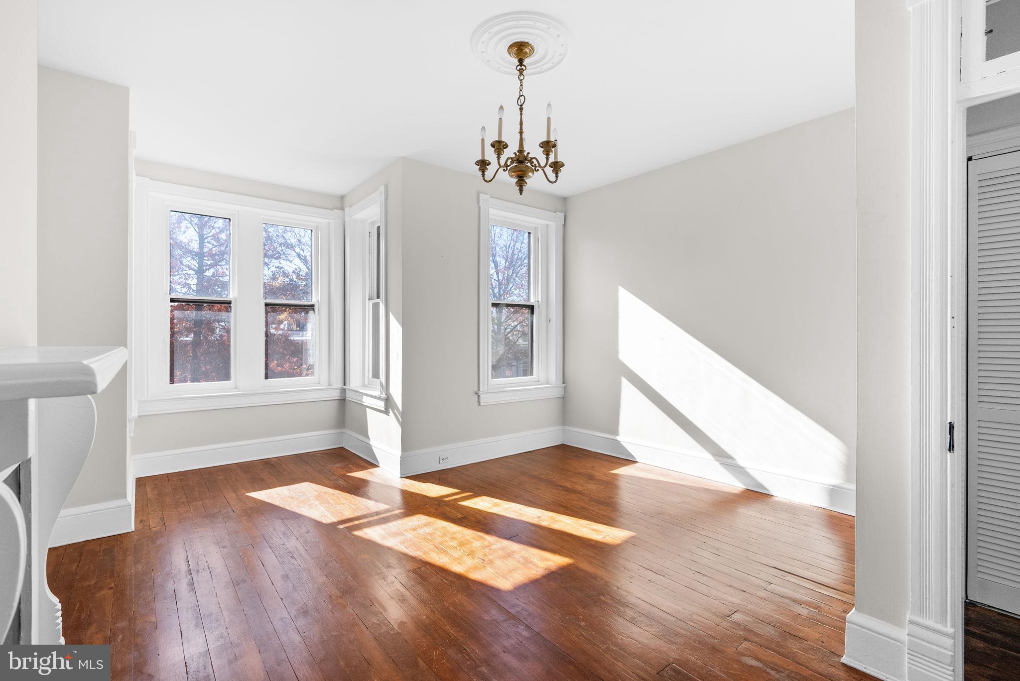 CAPITOL HILL - Residential