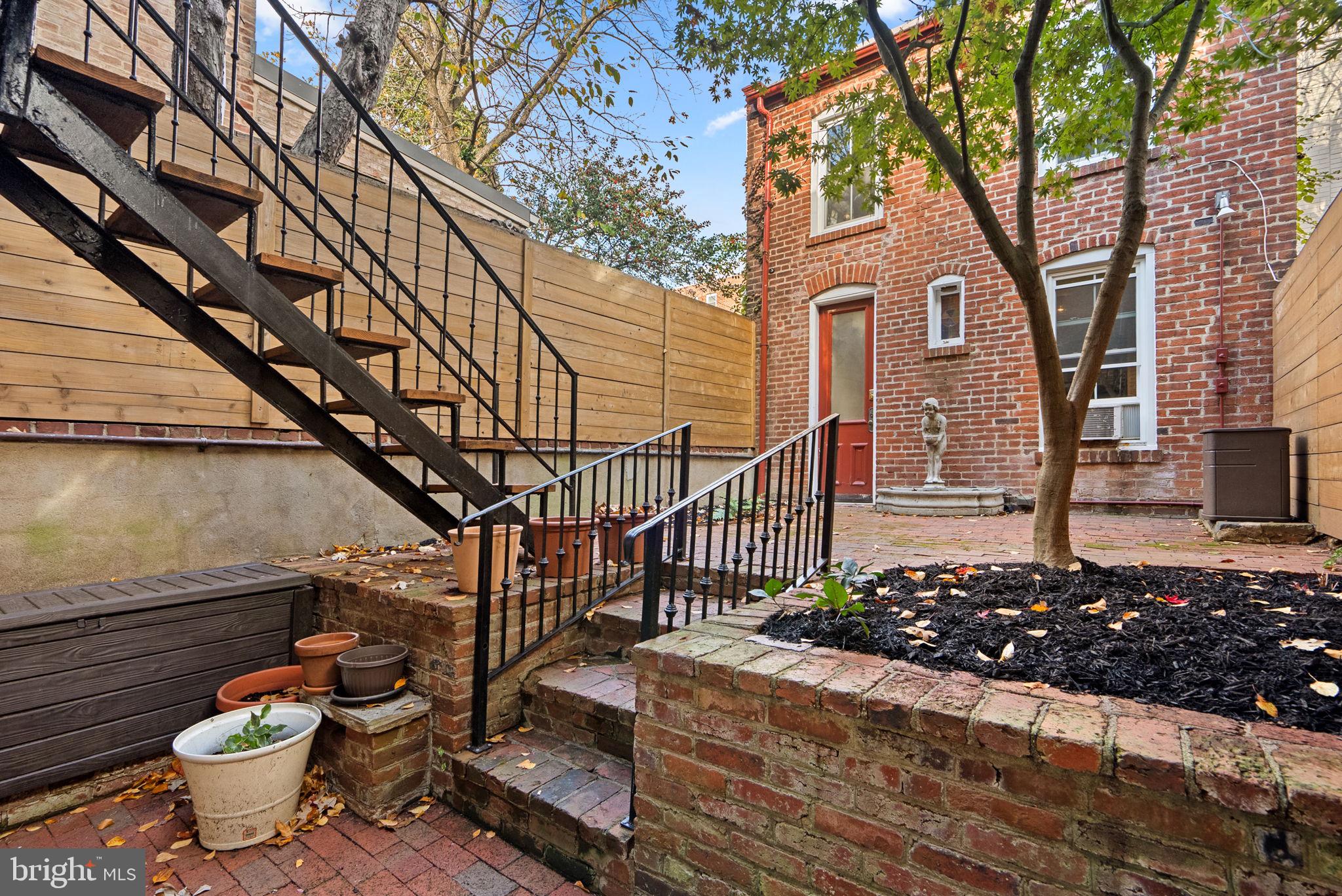 CAPITOL HILL - Residential
