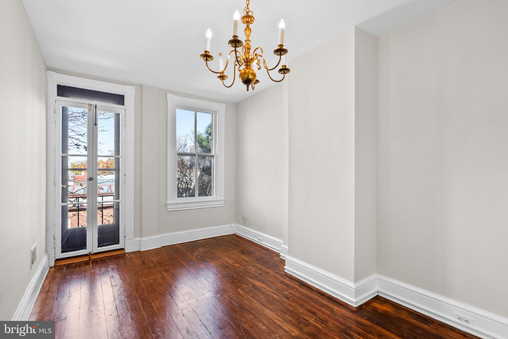 CAPITOL HILL - Residential