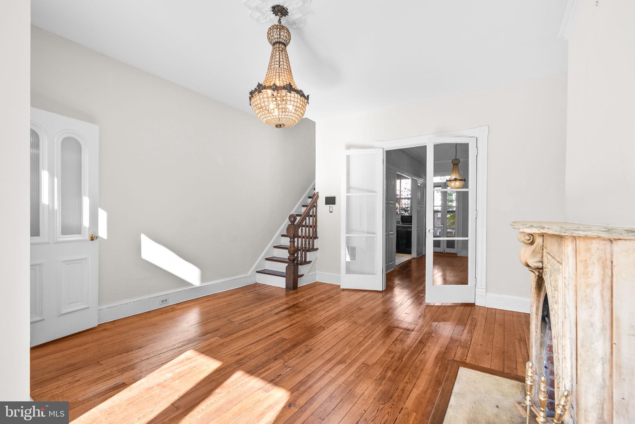 CAPITOL HILL - Residential