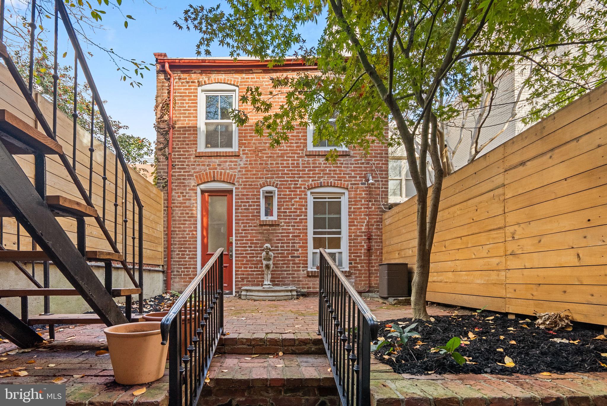 CAPITOL HILL - Residential