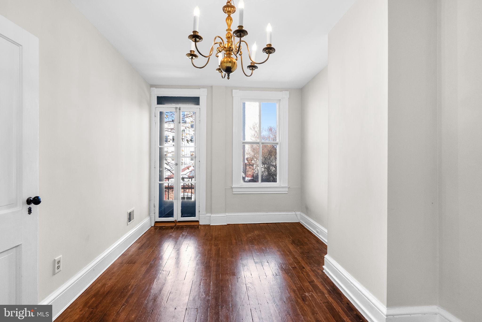 CAPITOL HILL - Residential
