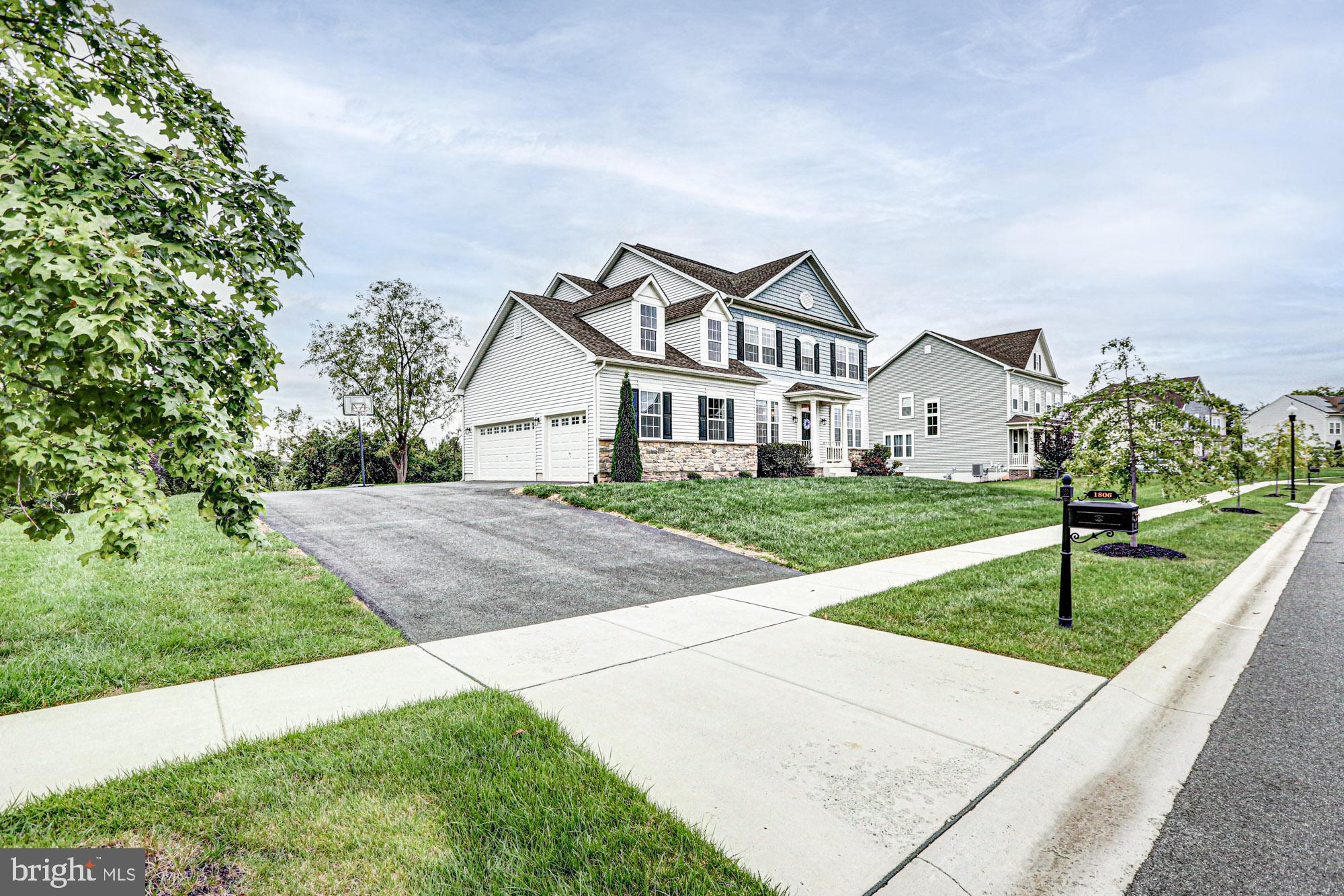1806 S CENTRAL PARK DRIVE