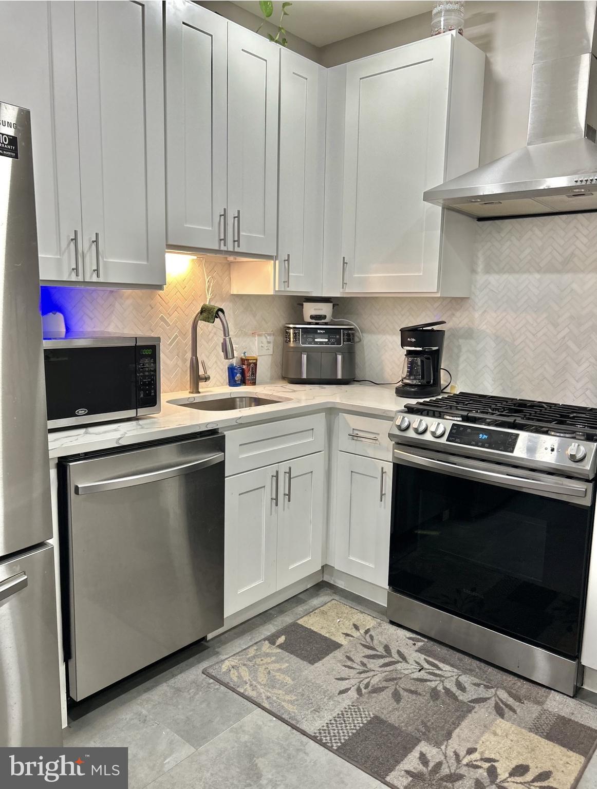 PORT RICHMOND - Residential