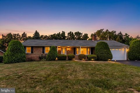 Photo of 936 Emily Drive, MECHANICSBURG, PA 17055 (MLS # PACB2056858)
