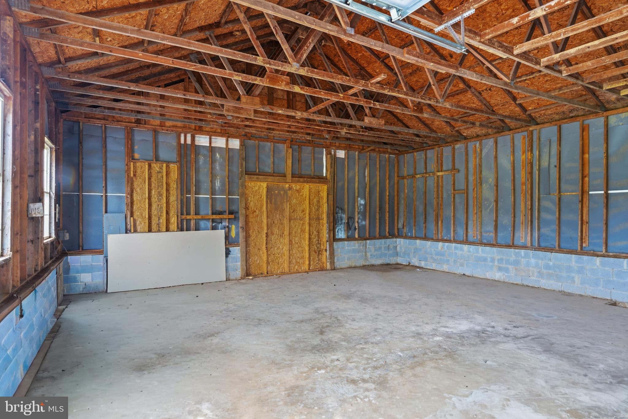 CRESTVIEW ACRES - Residential