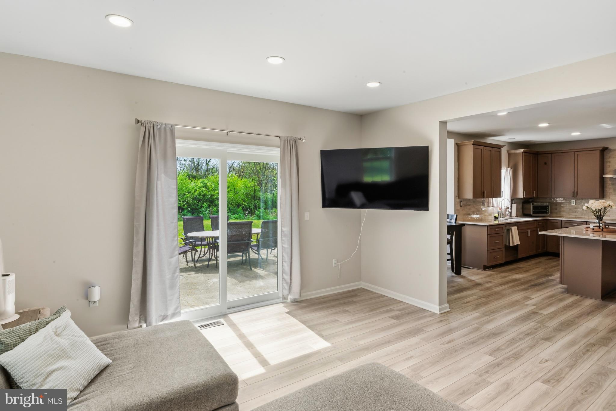 CRESTVIEW ACRES - Residential