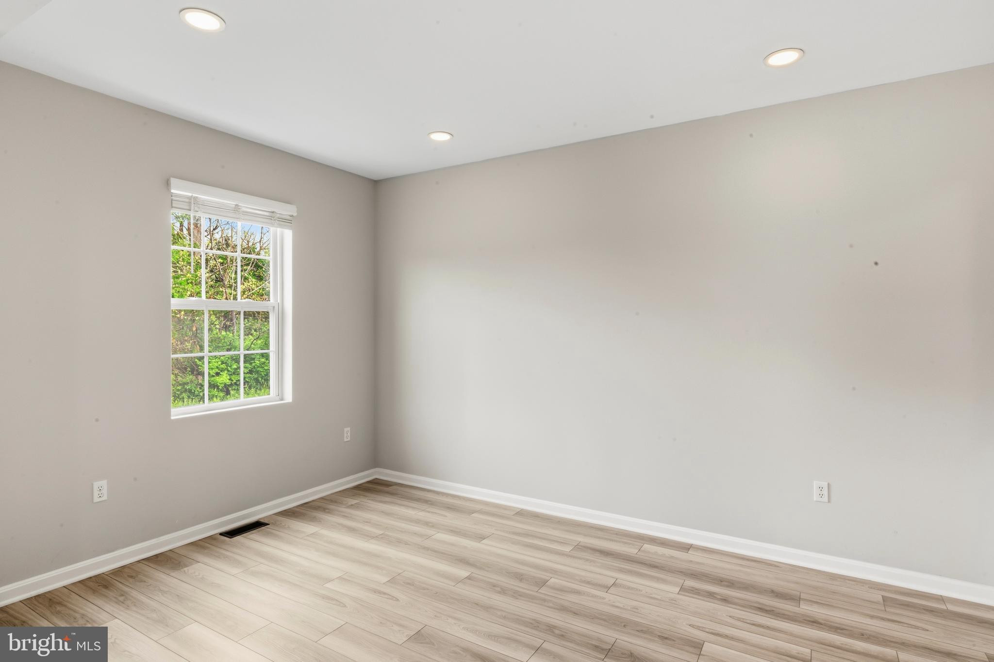 CRESTVIEW ACRES - Residential