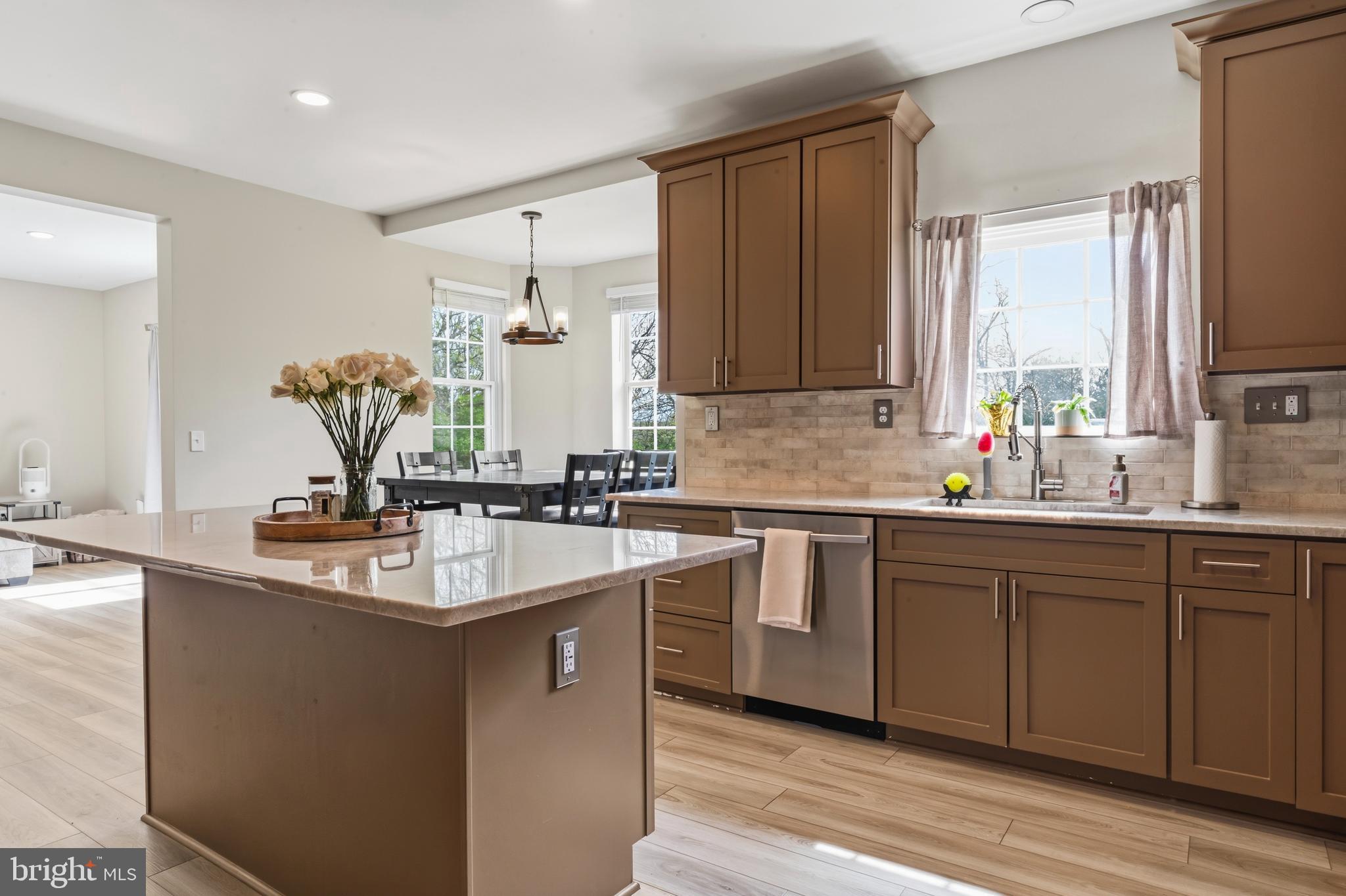 CRESTVIEW ACRES - Residential