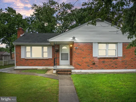 233 Molden Drive, Winchester, VA MLS: VAWI2007672