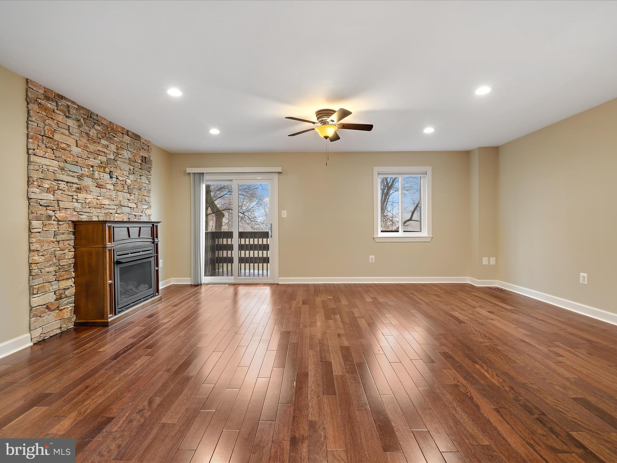 STONEOAKS - Residential