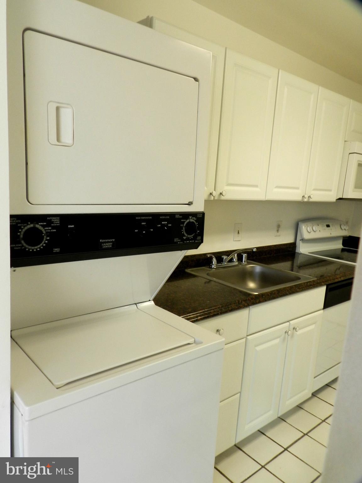 COLUMBIA TOWERS - Residential