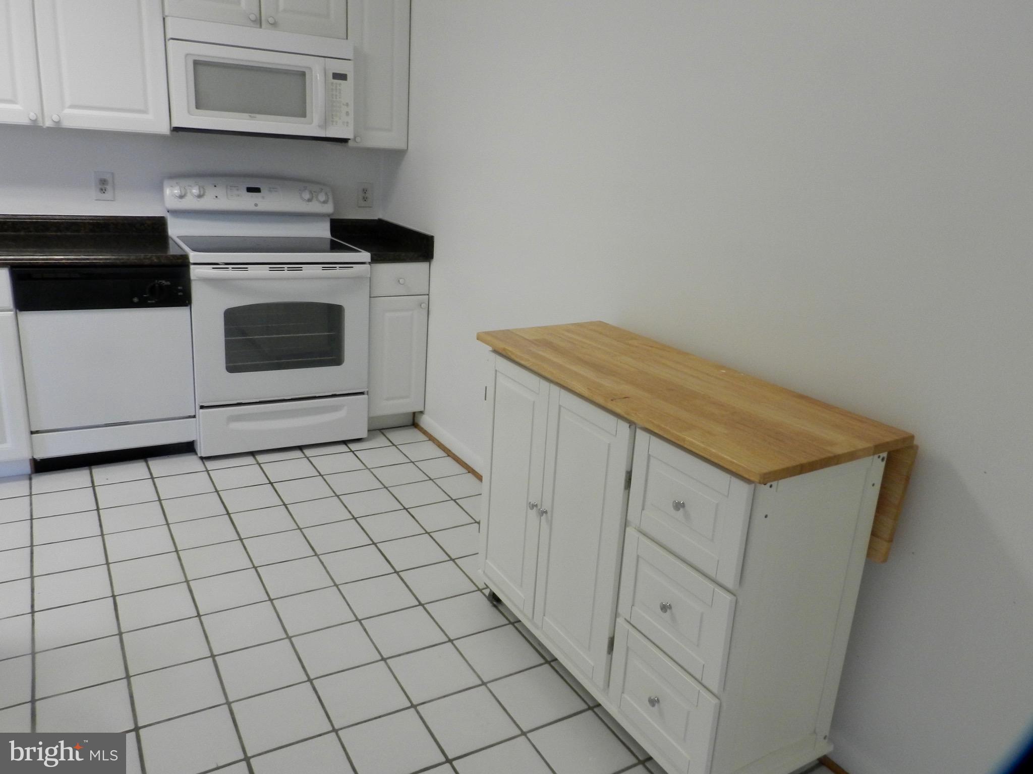 COLUMBIA TOWERS - Residential