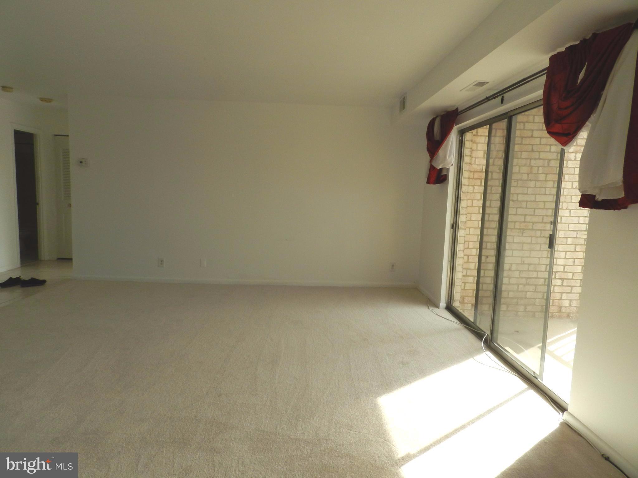 COLUMBIA TOWERS - Residential