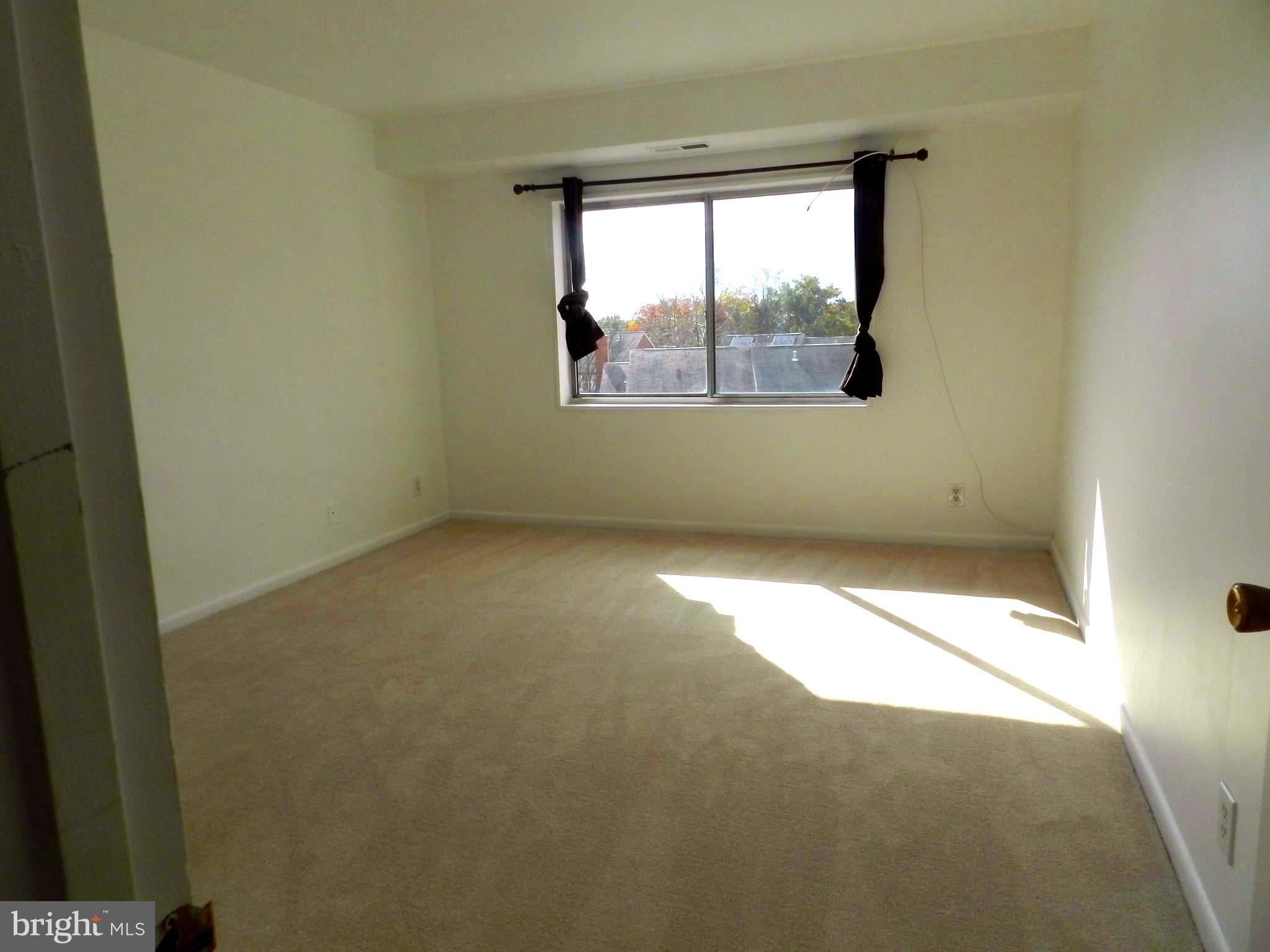 COLUMBIA TOWERS - Residential