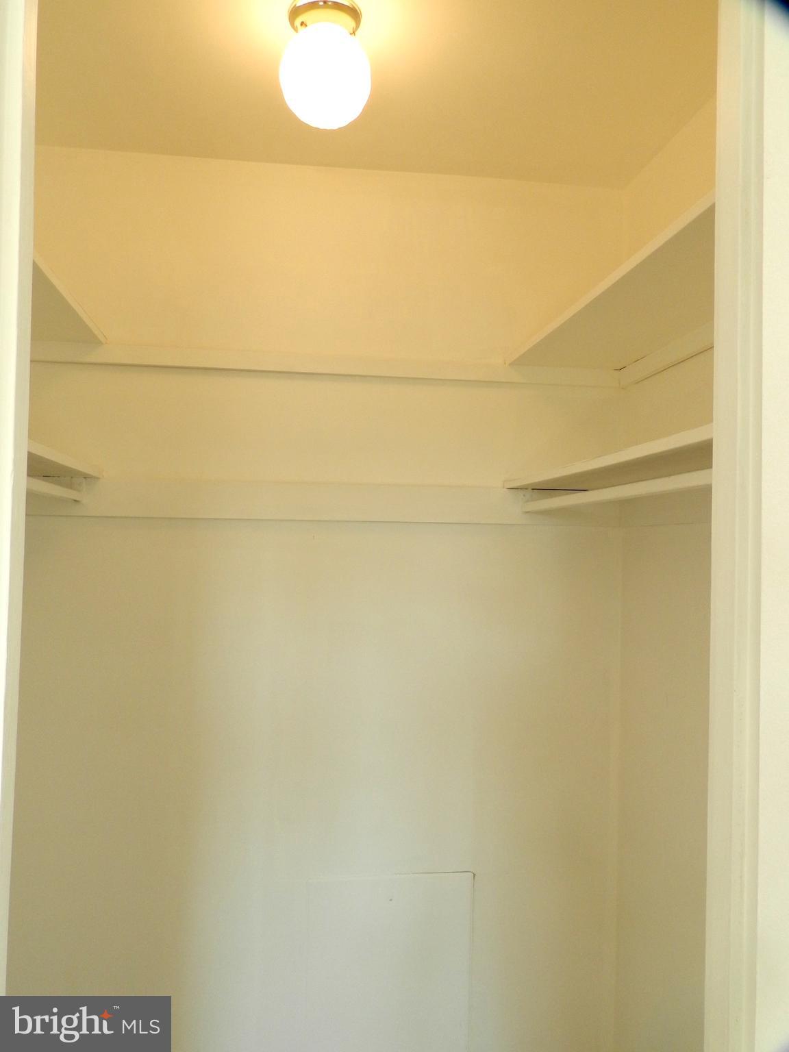 COLUMBIA TOWERS - Residential