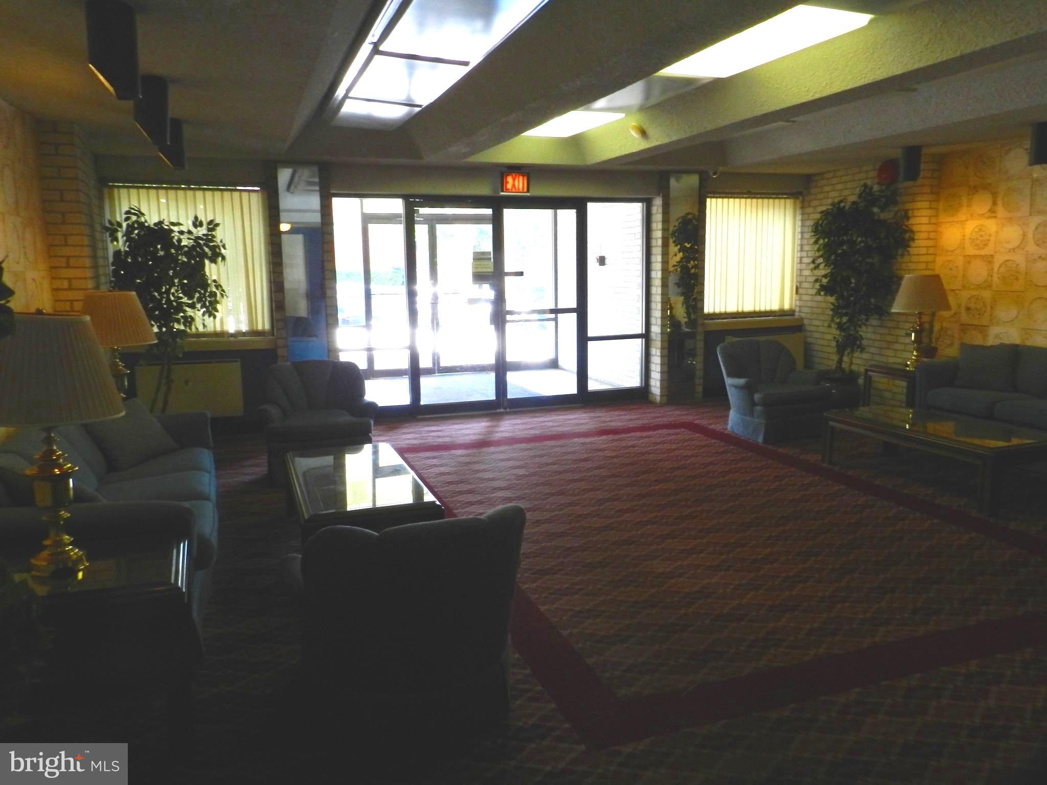 COLUMBIA TOWERS - Residential