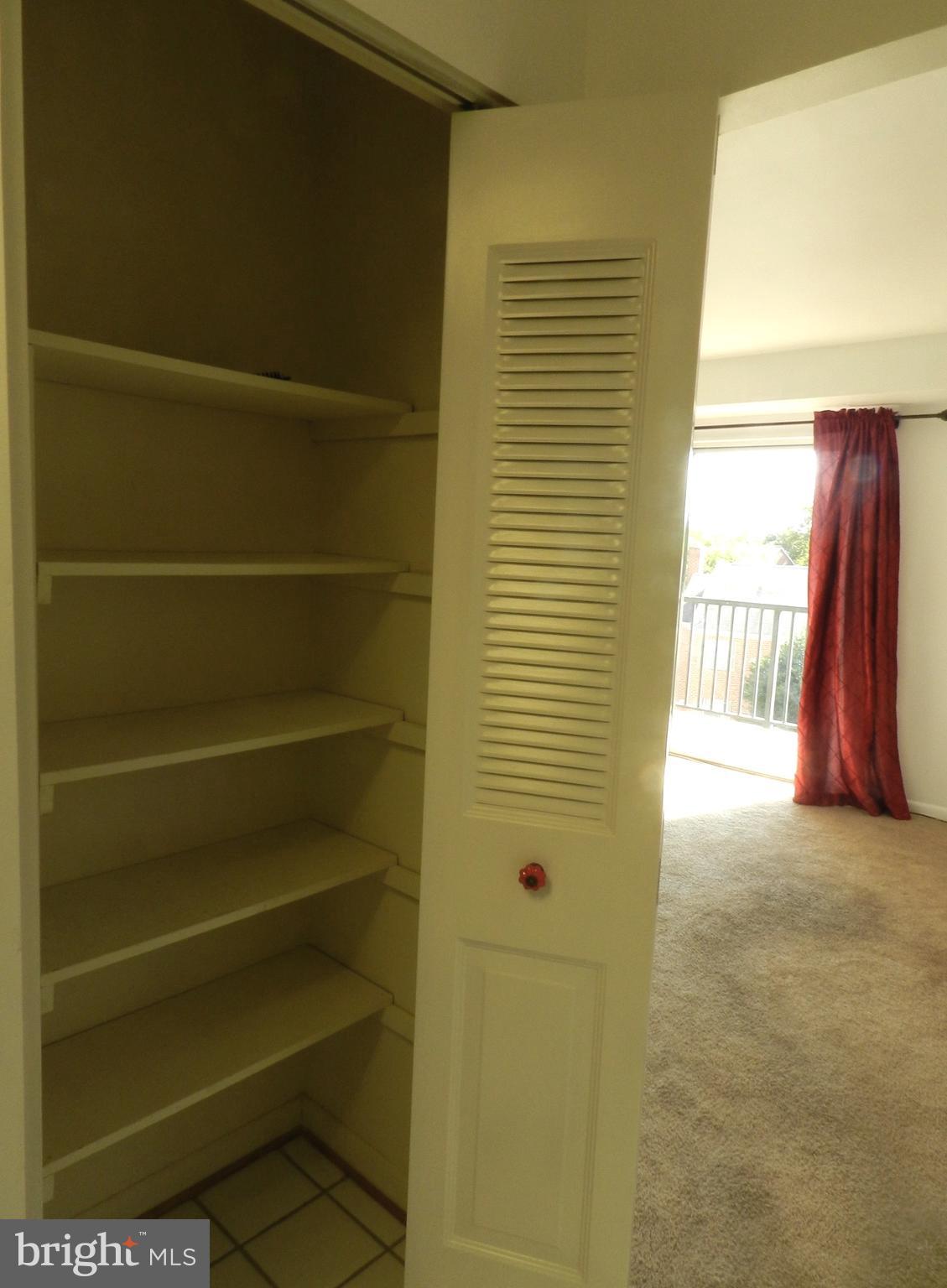 COLUMBIA TOWERS - Residential