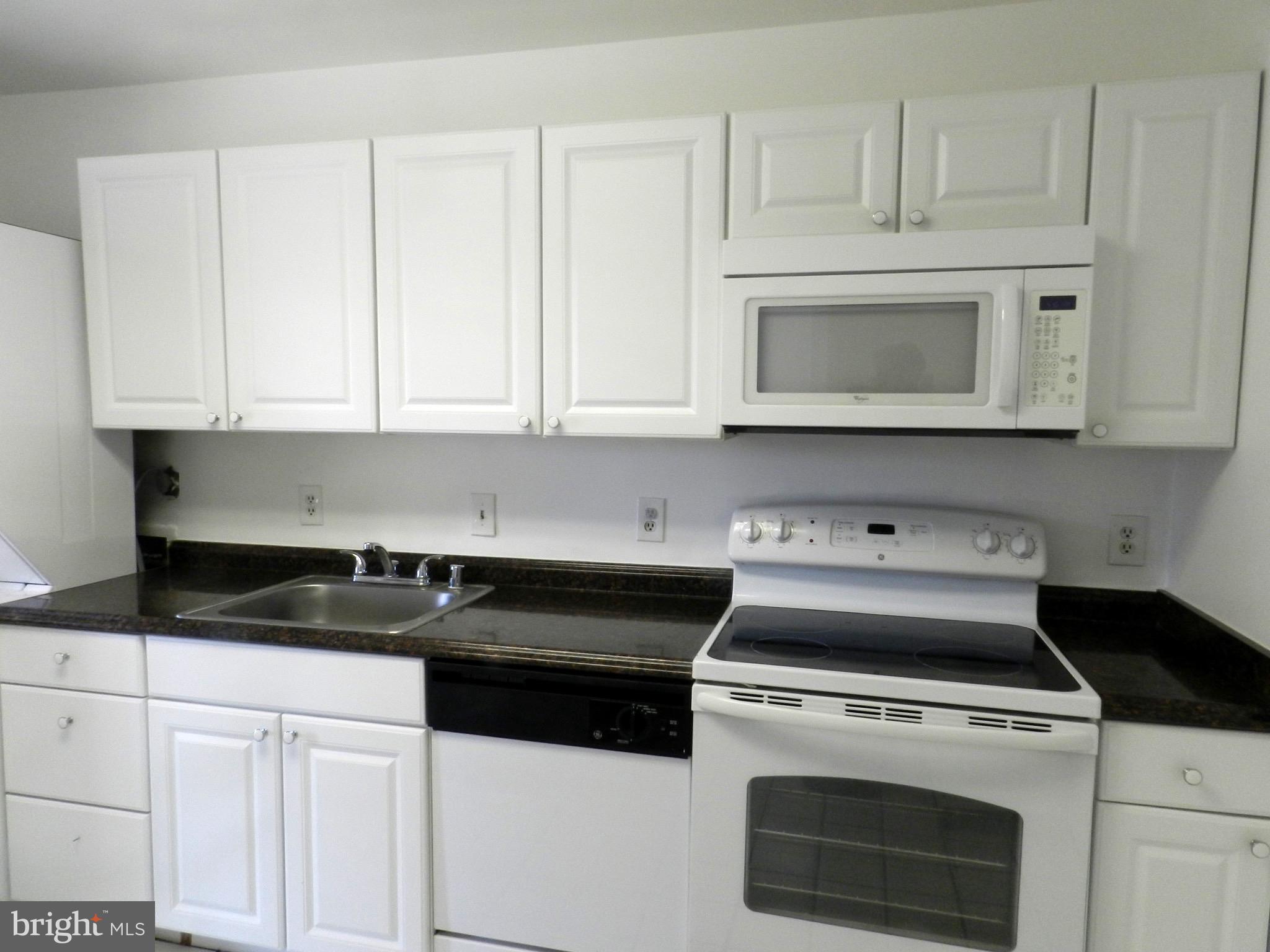 COLUMBIA TOWERS - Residential