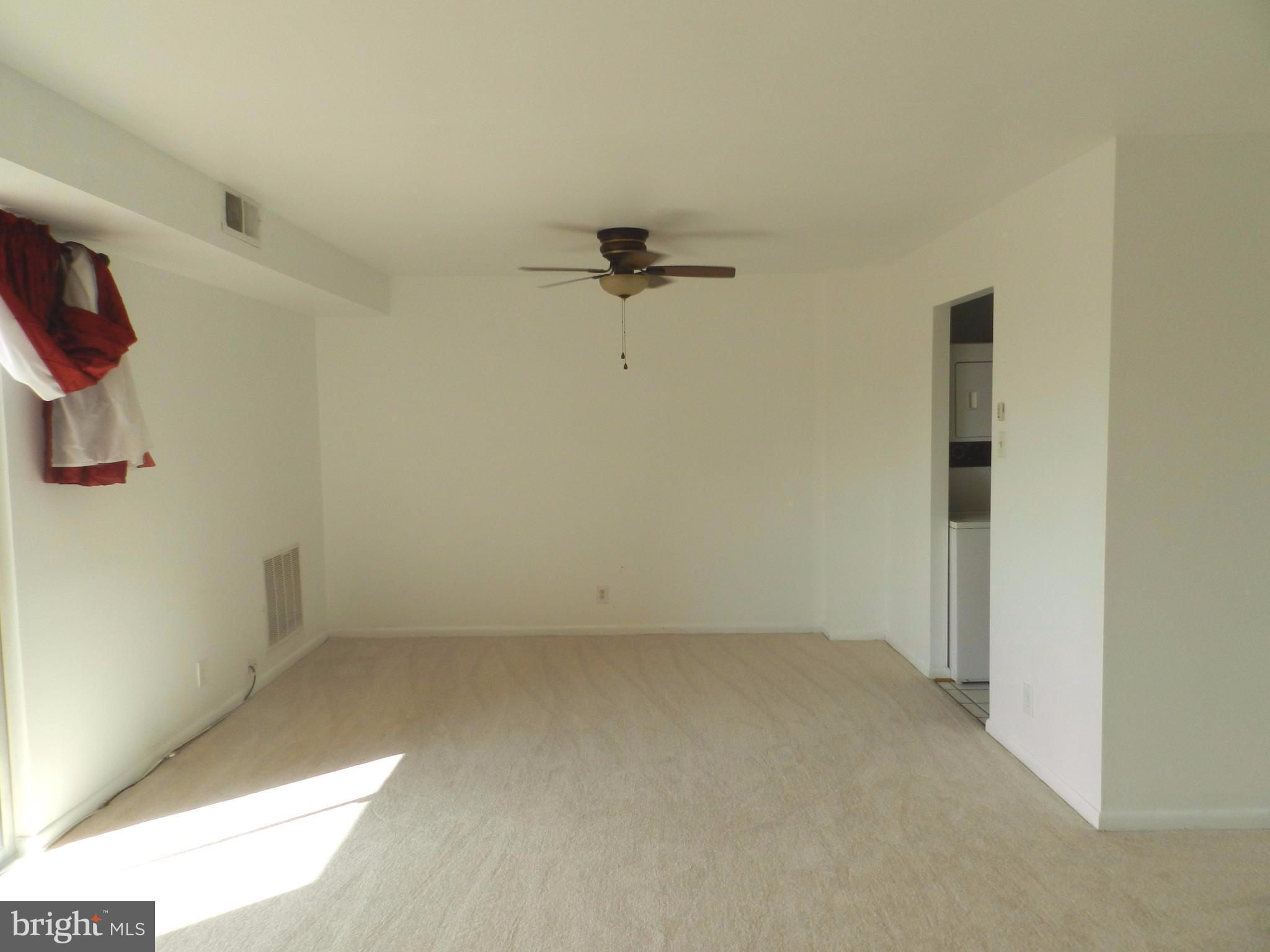 COLUMBIA TOWERS - Residential