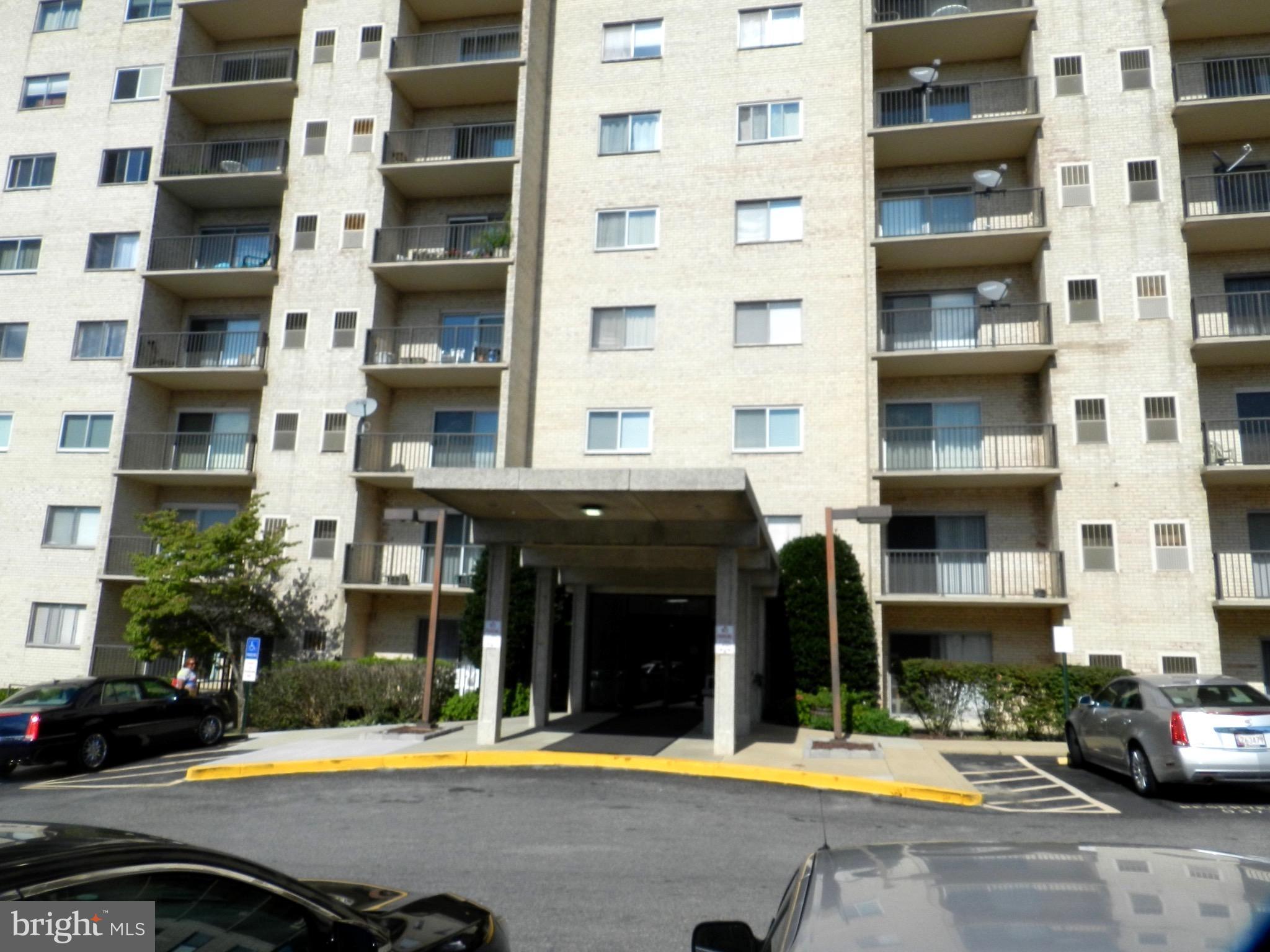 COLUMBIA TOWERS - Residential