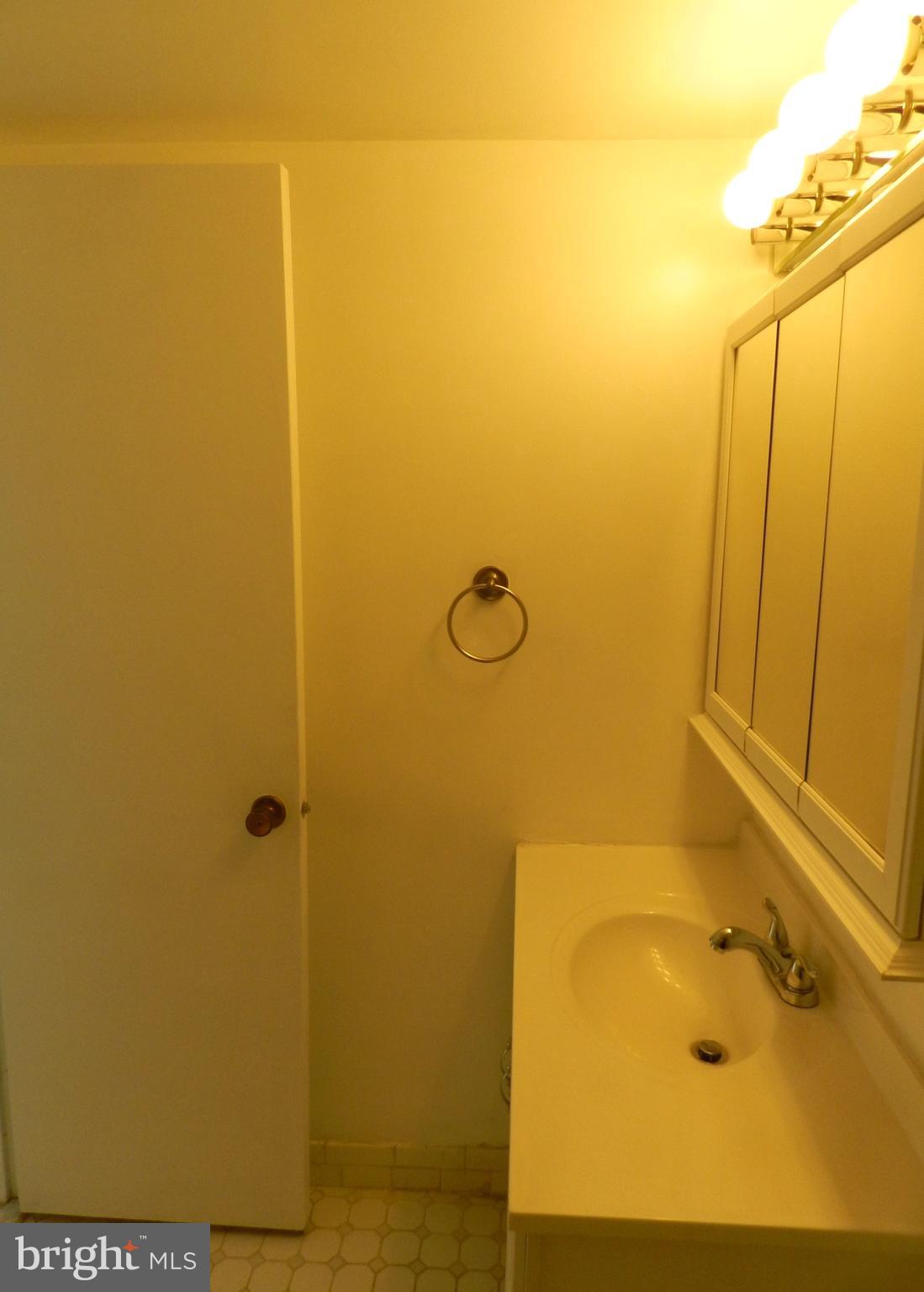 COLUMBIA TOWERS - Residential